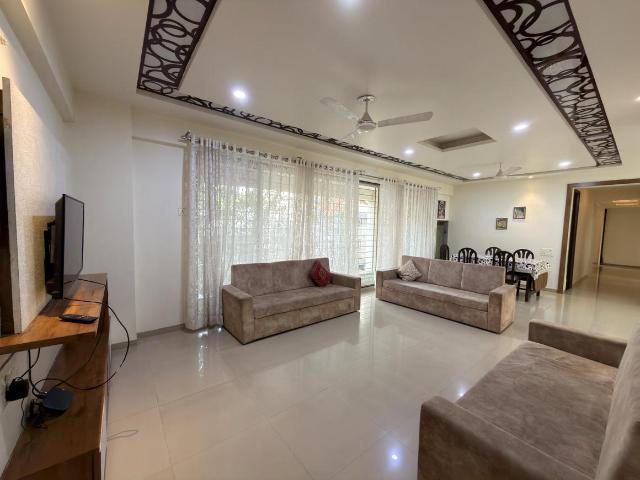 4 BHK Apartment in Parijat Nagar for rent Nashik. The reference number is 20492079