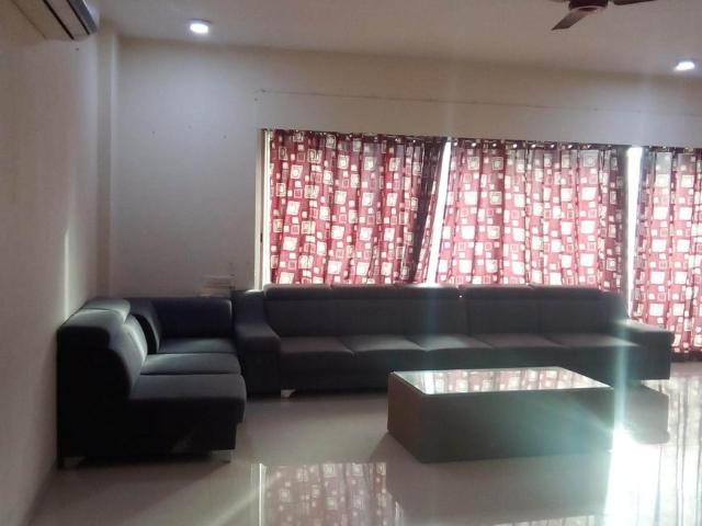 4 BHK Apartment in Piplod for rent Surat. The reference number is 20789457