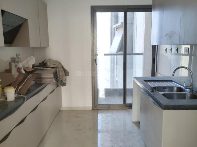 4 BHK Apartment in Prabhadevi for rent Mumbai. The reference number is 18575628