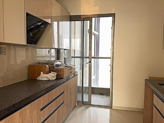 4 BHK Apartment in Prabhadevi for rent Mumbai. The reference number is 18943353