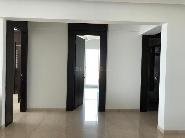 4 BHK Apartment in Prabhadevi for rent Mumbai. The reference number is 18998794
