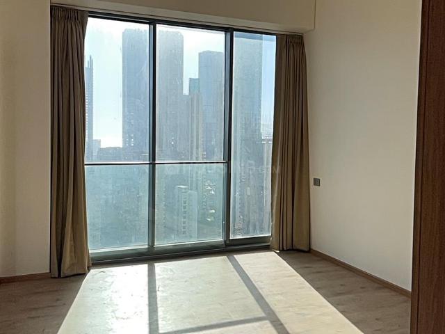 4 BHK Apartment in Prabhadevi for rent Mumbai. The reference number is 19993271