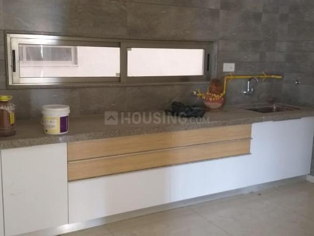 4 BHK Apartment in Prahlad Nagar for rent Ahmedabad. The reference number is 19819037