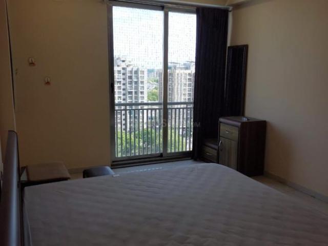 4 BHK Apartment in Prahlad Nagar for rent Ahmedabad. The reference number is 20256153