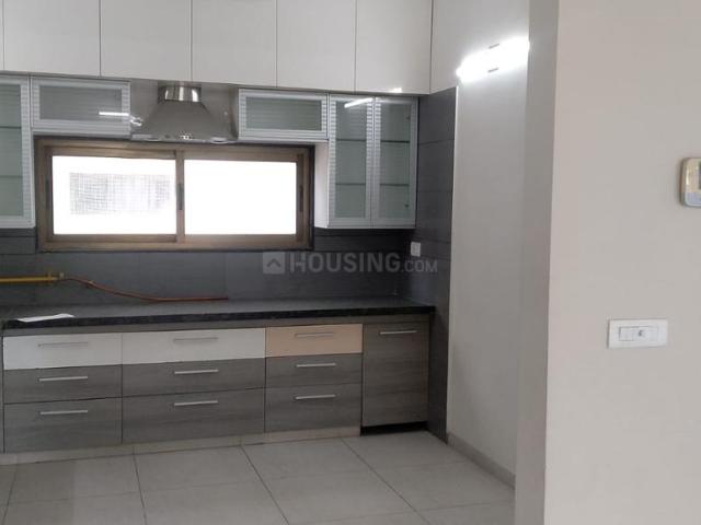 4 BHK Apartment in Prahlad Nagar for rent Ahmedabad. The reference number is 20393851