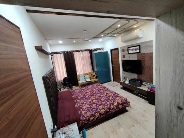 4 BHK Apartment in Prahlad Nagar for resale Ahmedabad. The reference number is 14951933
