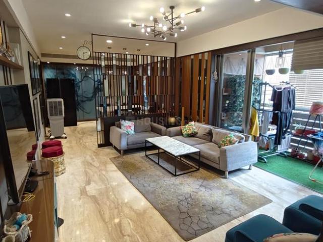 4 BHK Apartment in Prahlad Nagar for resale Ahmedabad. The reference number is 20989824