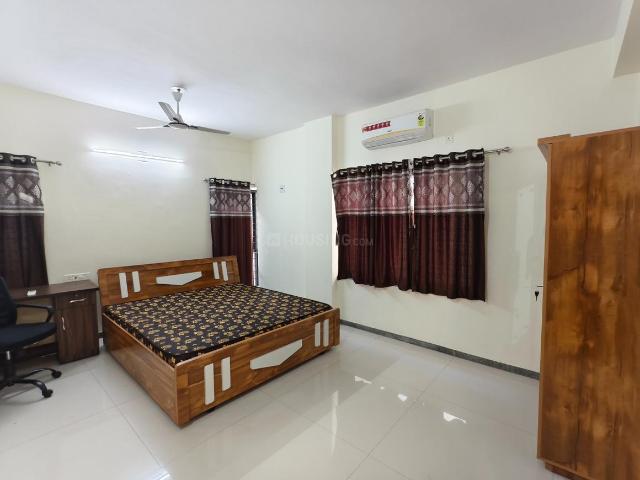 4 BHK Apartment in Race Course for rent Vadodara. The reference number is 19993755