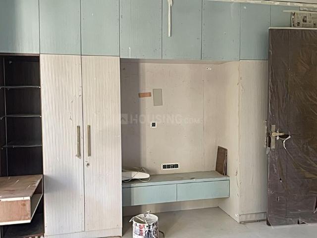 4 BHK Apartment in Rajendra Nagar for resale Ghaziabad. The reference number is 19811861