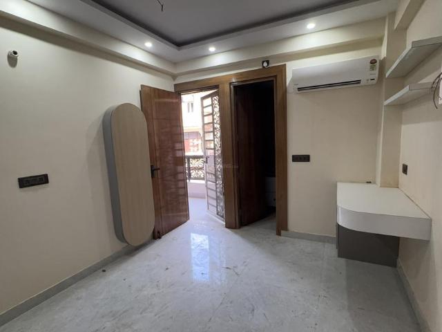 4 BHK Apartment in Rajendra Nagar for resale Ghaziabad. The reference number is 20383169