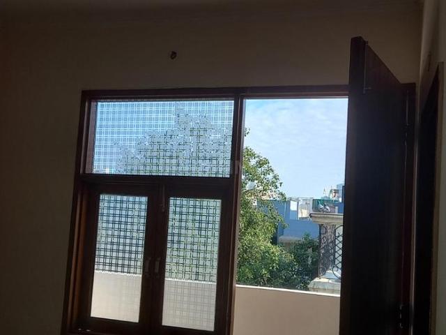 4 BHK Apartment in Rajinder Nagar for resale New Delhi. The reference number is 17012259