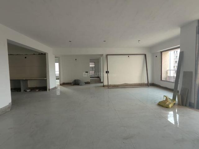 4 BHK Apartment in Ramdev Nagar for resale Ahmedabad. The reference number is 19922417