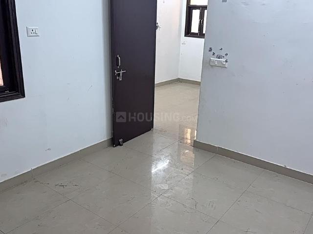 4 BHK Apartment in Wave City for rent Ghaziabad. The reference number is 20137775