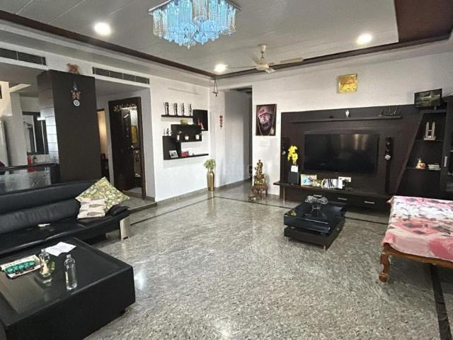 4 BHK Apartment in Whitefield for rent Bengaluru. The reference number is 16707468