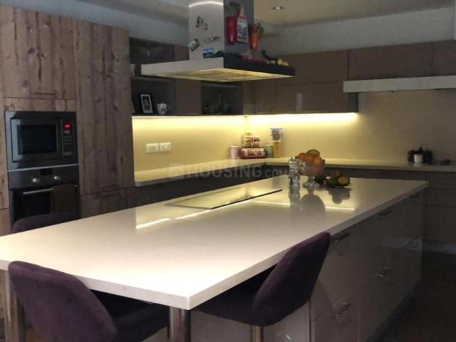 4 BHK Apartment in Whitefield for rent Bengaluru. The reference number is 20534160