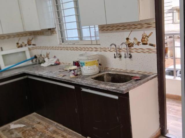 4 BHK Apartment in Toli Chowki for rent Hyderabad. The reference number is 20820579