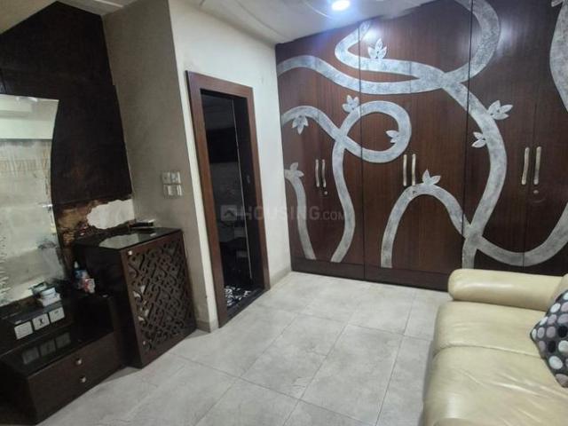 4 BHK Apartment in Tollygunge for rent Kolkata. The reference number is 20986383