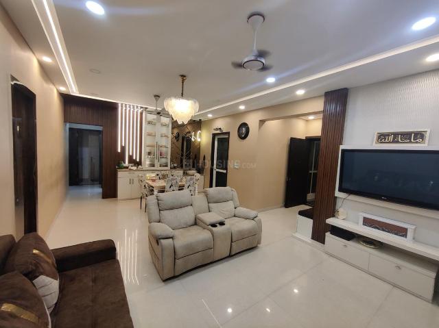 4 BHK Apartment in Tangra for resale Kolkata. The reference number is 18766462