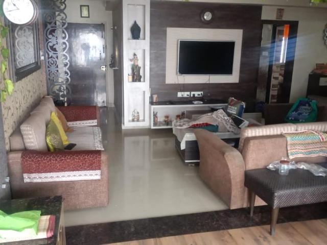 4 BHK Apartment in Tangra for resale Kolkata. The reference number is 18894814