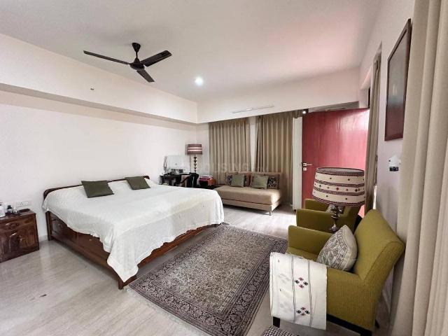 4 BHK Apartment in Tangra for resale Kolkata. The reference number is 19756745