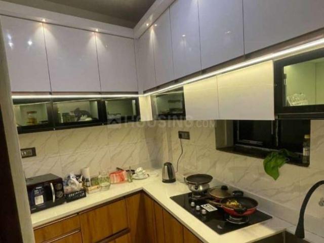 4 BHK Apartment in Tangra for resale Kolkata. The reference number is 19884007