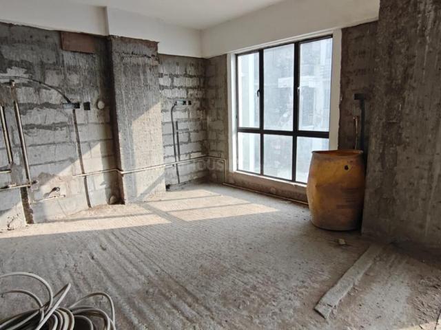 4 BHK Apartment in Tangra for resale Kolkata. The reference number is 20015981