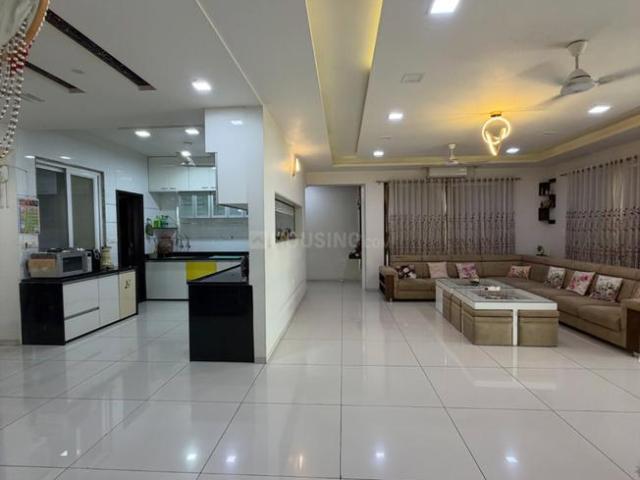 4 BHK Apartment in Thaltej for rent Ahmedabad. The reference number is 18185057
