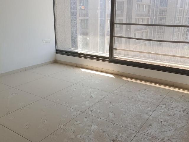 4 BHK Apartment in Thaltej for rent Ahmedabad. The reference number is 19698025