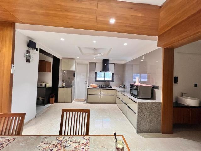 4 BHK Apartment in Thaltej for rent Ahmedabad. The reference number is 19954025