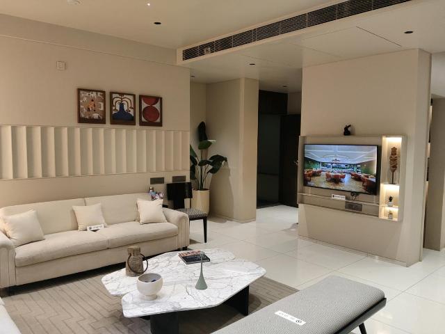 4 BHK Apartment in Thaltej for rent Ahmedabad. The reference number is 19166928
