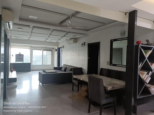 4 BHK Apartment in Thaltej for rent Ahmedabad. The reference number is 20449084