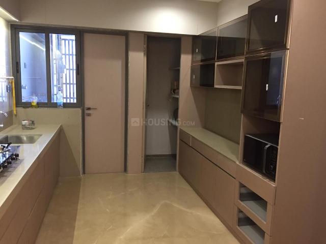 4 BHK Apartment in Thaltej for rent Ahmedabad. The reference number is 20577292