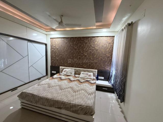 4 BHK Apartment in Thaltej for rent Ahmedabad. The reference number is 20586787