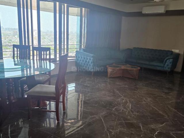 4 BHK Apartment in Thaltej for rent Ahmedabad. The reference number is 20674183