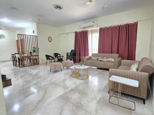 4 BHK Apartment in Thaltej for rent Ahmedabad. The reference number is 20698298