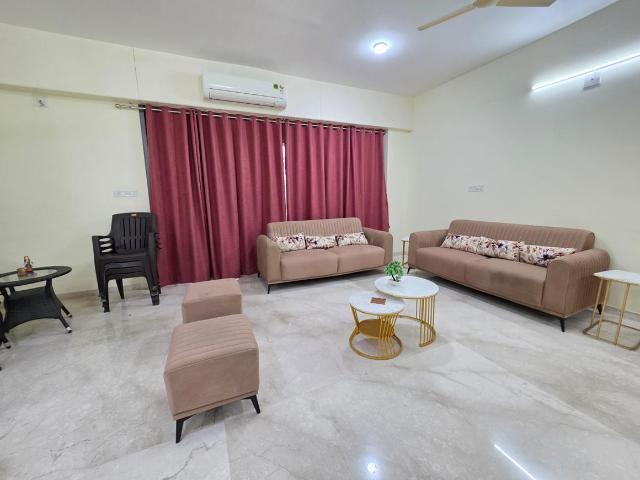 4 BHK Apartment in Thaltej for rent Ahmedabad. The reference number is 20793819