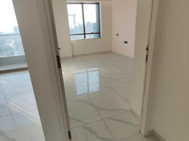4 BHK Apartment in Thaltej for rent Ahmedabad. The reference number is 21008722