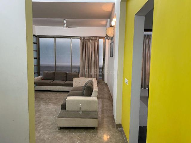 4 BHK Apartment in Thaltej for rent Ahmedabad. The reference number is 7290331