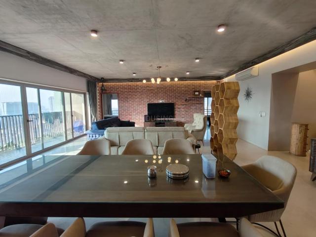 4 BHK Apartment in Thaltej for resale Ahmedabad. The reference number is 19173610