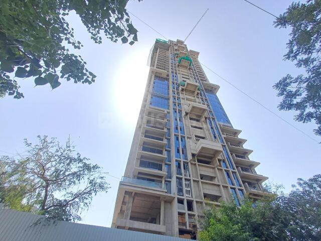 4 BHK Apartment in Thaltej for resale Ahmedabad. The reference number is 20450973