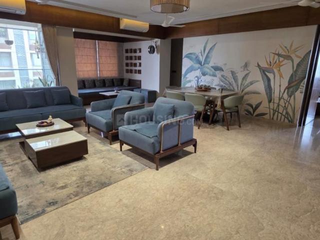 4 BHK Apartment in Thaltej for resale Ahmedabad. The reference number is 20860722