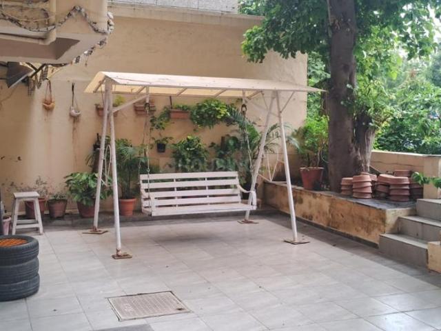 4 BHK Apartment in Thaltej for resale Ahmedabad. The reference number is 20878659