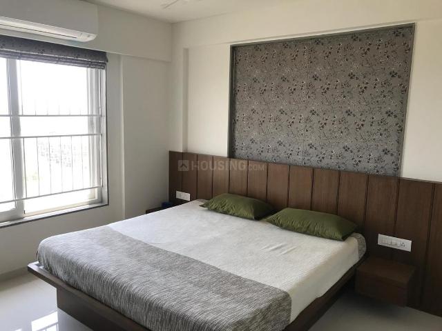 4 BHK Apartment in Thaltej for resale Ahmedabad. The reference number is 20956087