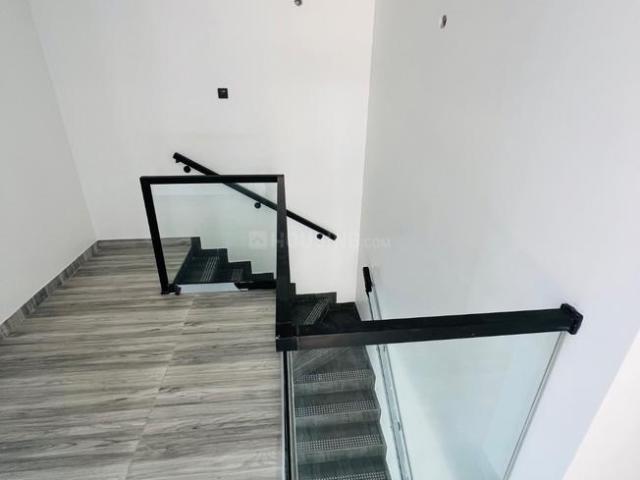 4 BHK Apartment in Thiruvanmiyur for resale Chennai. The reference number is 17074922