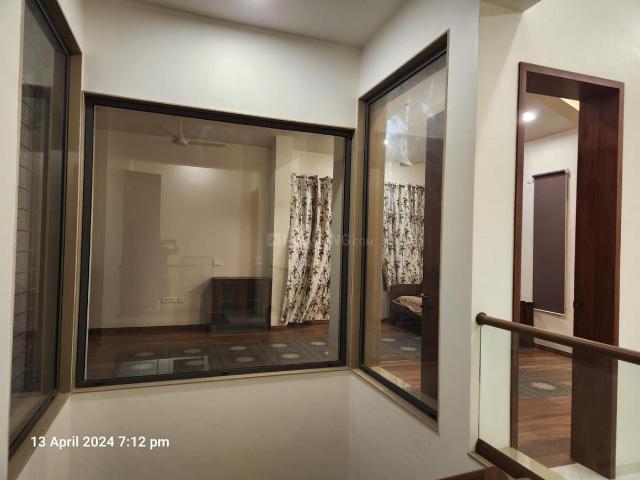 4 BHK Apartment in Undri for rent Pune. The reference number is 20077905