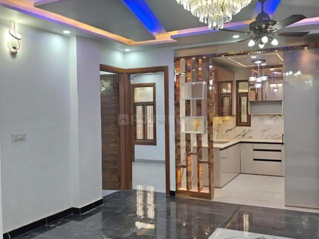 4 BHK Apartment in Uttam Nagar for resale New Delhi. The reference number is 19894711