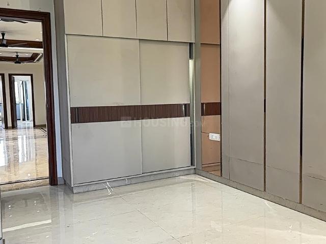 4 BHK Apartment in Vaishali for resale Ghaziabad. The reference number is 19786037