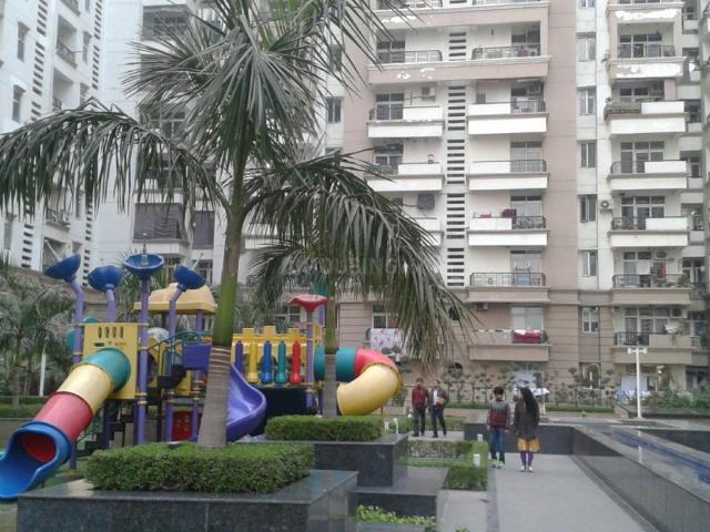 4 BHK Apartment in Vaishali for resale Ghaziabad. The reference number is 19314798