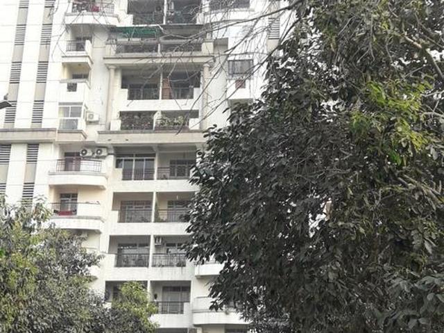 4 BHK Apartment in Vaishali for resale Ghaziabad. The reference number is 20984141
