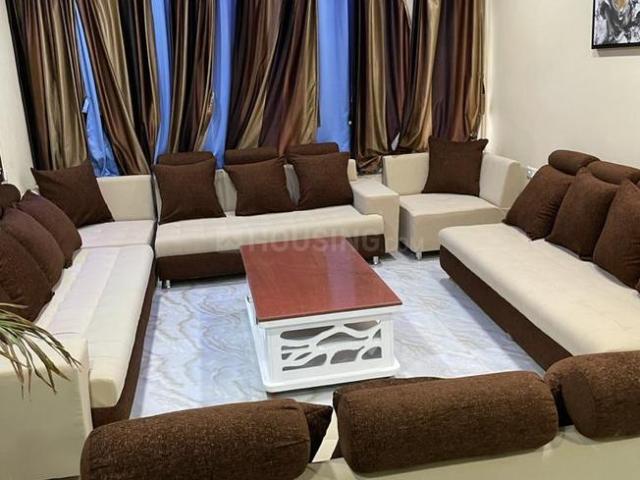 4 BHK Apartment in Vaishno Devi Circle for rent Ahmedabad. The reference number is 19761129